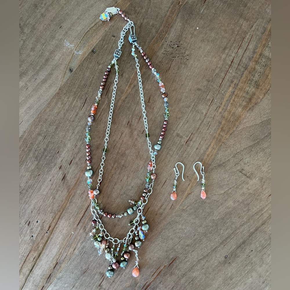 Tres Jolie Necklace & Earrings Set